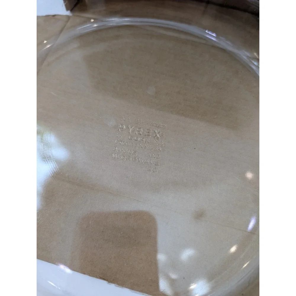 Set of 2 Pyrex #209 9